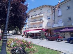 T3 AVEC BALCON PLEIN CENTRE ST JEAN