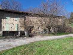 GRANGE EN PIERRE À RESTAURER