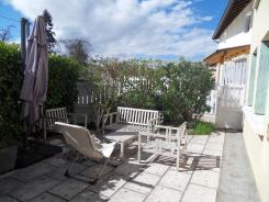 MAISON DE VILLAGE AVEC BELLE TERRASSE S/W