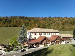DANS SITE REMARQUABLE HOTEL RESTAURANT DE 11 CHAMBRES ET 4 GITES