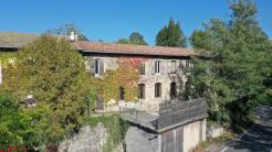 GRANDE BATISSE EN PIERRE