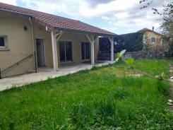 MAISON RECENTE AVEC 3 GARAGES DANS LE CENTRE DE ST JEAN