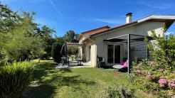 MAGNIFIQUE VUE DOMINANTE POUR CETTE VILLA RECENTE