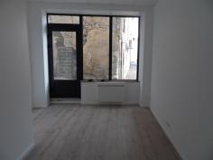 LOCAL COMMERCIAL AVEC VITRINE