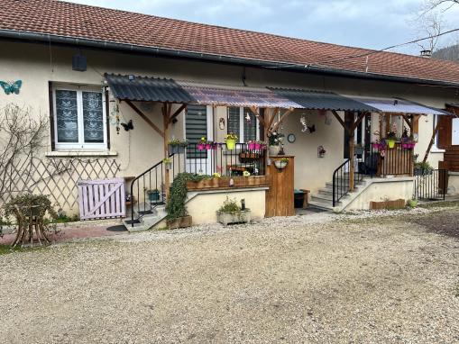POUR INVESTISSEUR MAISON AVEC 3 APPARTEMENTS (sous offre d'achat)
