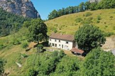 Propriété de charme en pierre avec vue panoramique sur le Vercors