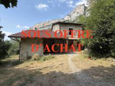 Ancienne ferme nichée au cœur du Cirque de Combe Laval (SOUS OFFRE D'ACHAT)